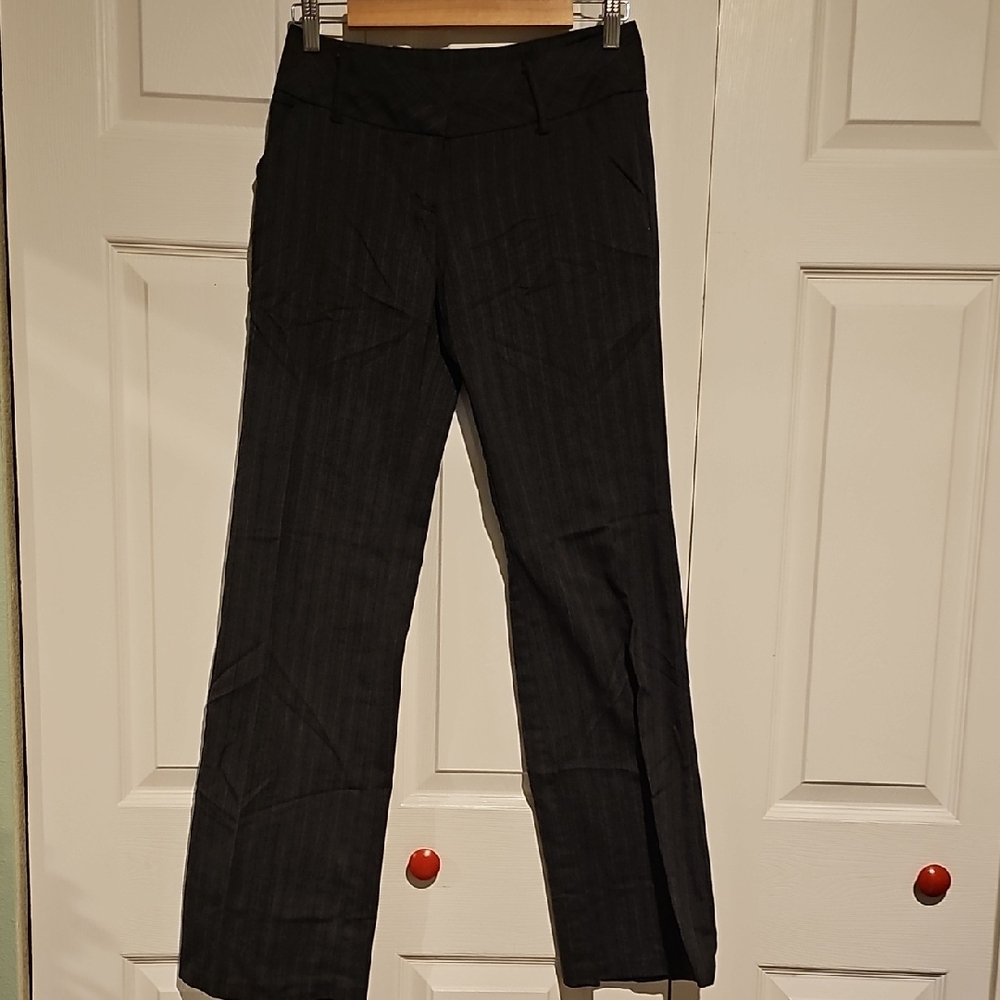 🖤 My Michelle Black Pinstripe Dress Pants – Size 3 🖤